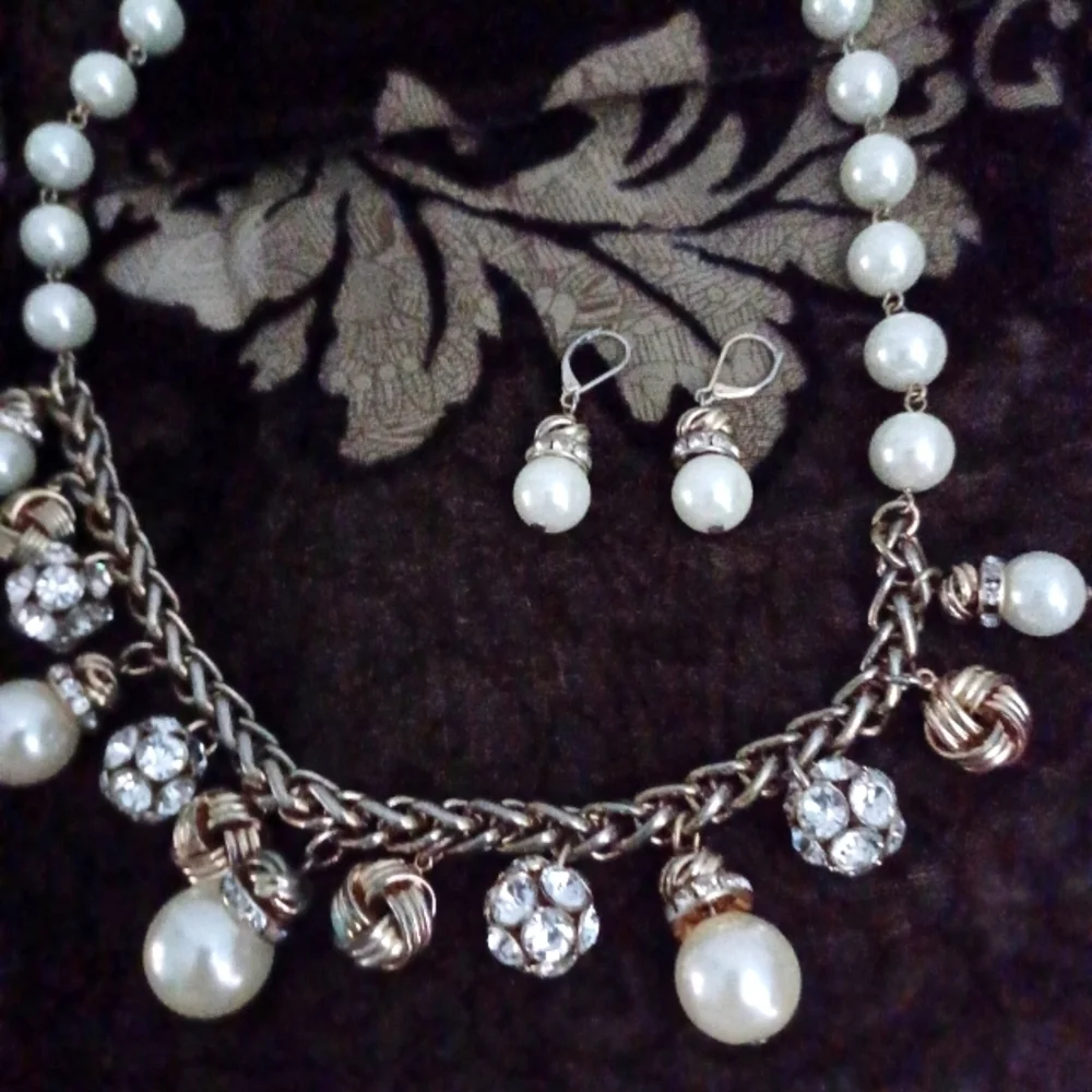 Bella Jack necklace &‎ earring set with Faux pearls & rhinestones with go…
